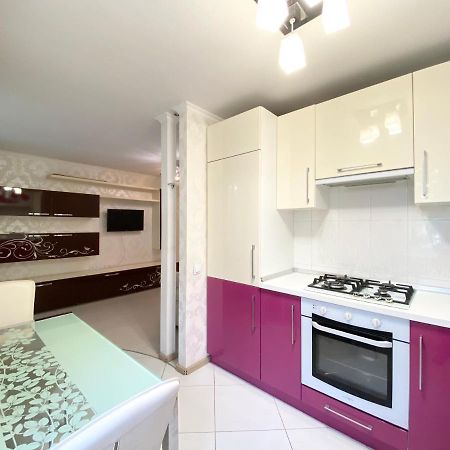 Beautiful 1-Bedroom Near Most City Center Dnipro Dış mekan fotoğraf