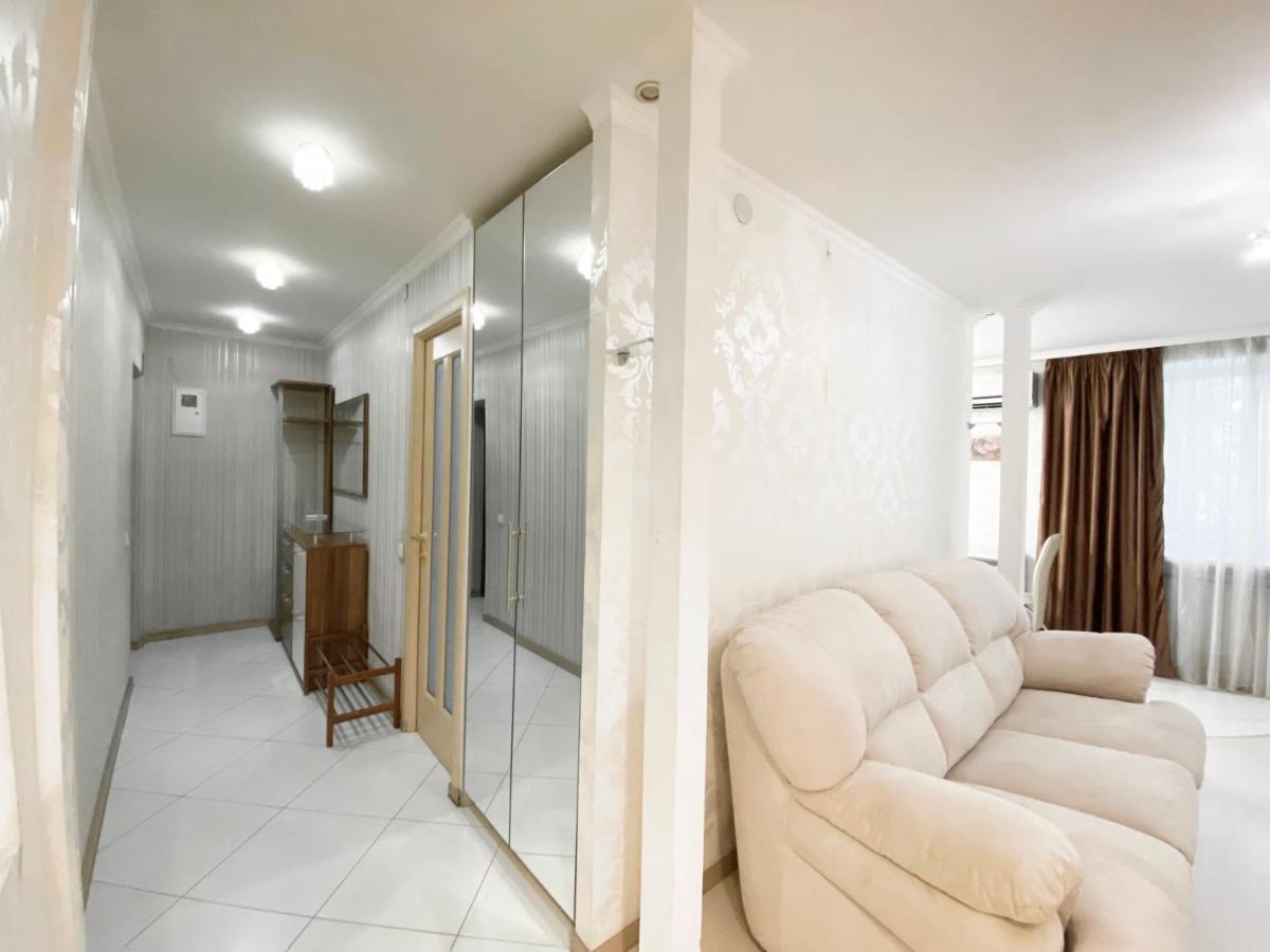Beautiful 1-Bedroom Near Most City Center Dnipro Dış mekan fotoğraf