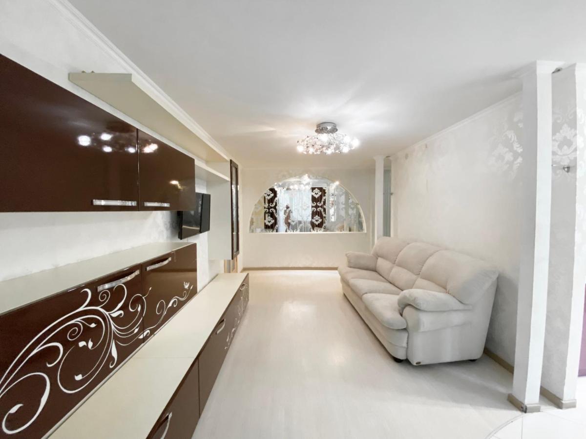 Beautiful 1-Bedroom Near Most City Center Dnipro Dış mekan fotoğraf