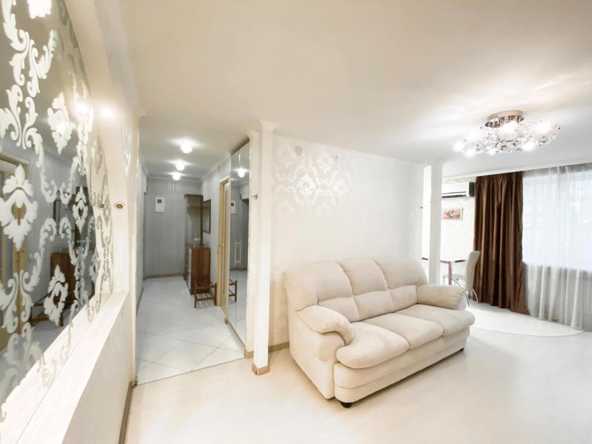 Beautiful 1-Bedroom Near Most City Center Dnipro Dış mekan fotoğraf