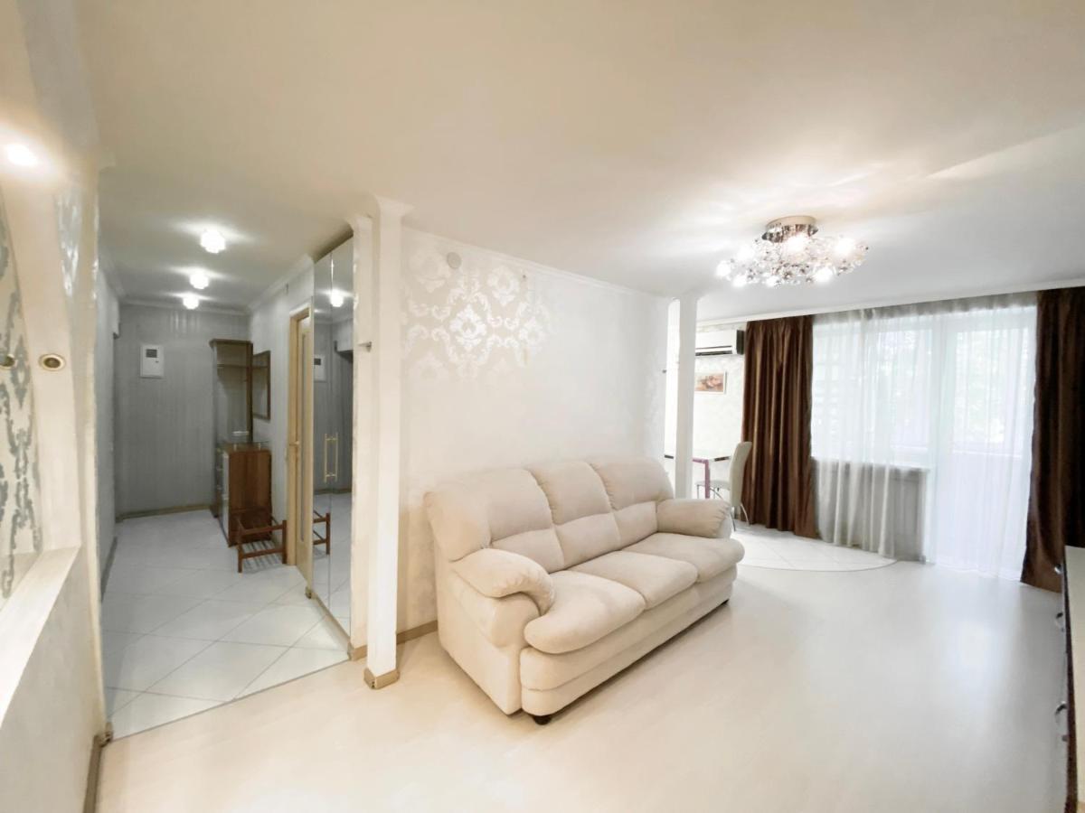Beautiful 1-Bedroom Near Most City Center Dnipro Dış mekan fotoğraf