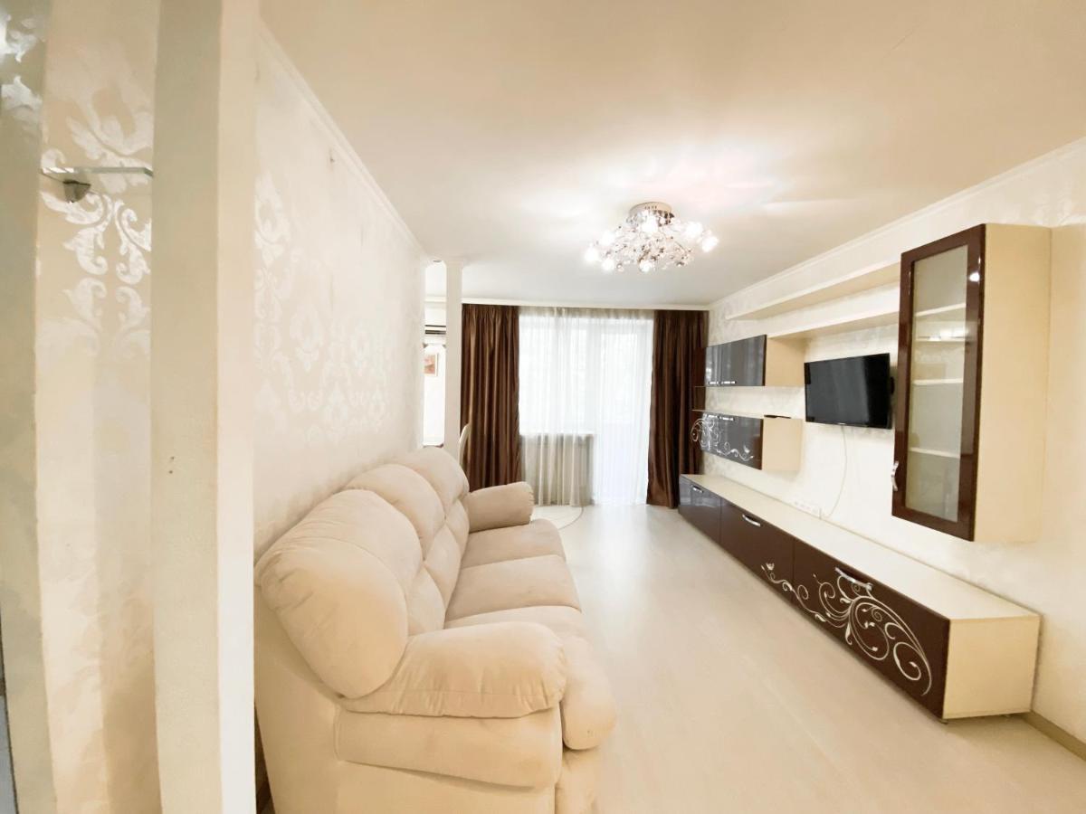 Beautiful 1-Bedroom Near Most City Center Dnipro Dış mekan fotoğraf