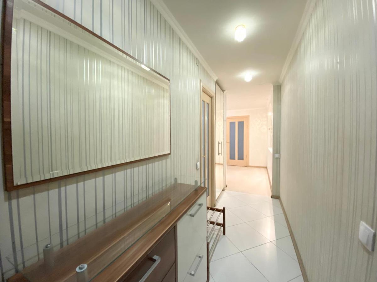 Beautiful 1-Bedroom Near Most City Center Dnipro Dış mekan fotoğraf