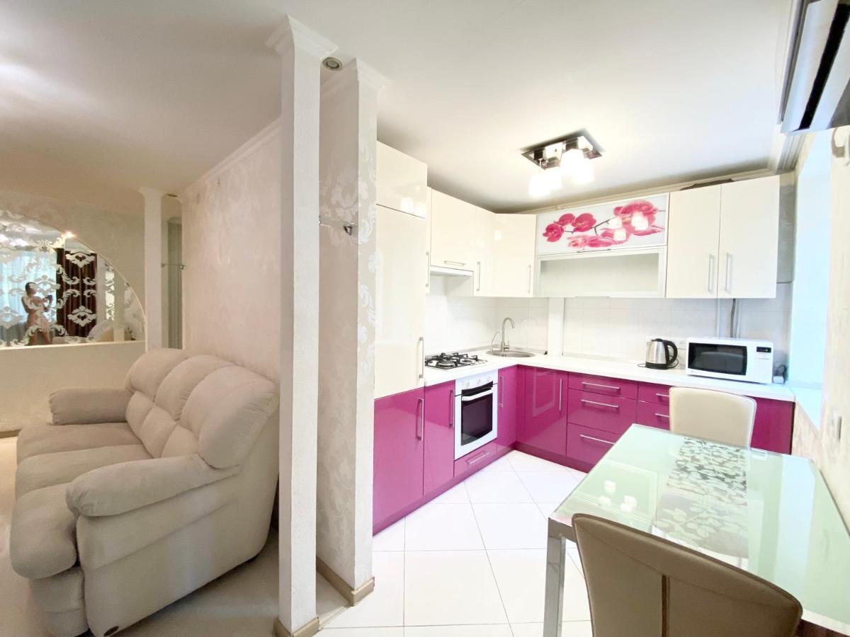 Beautiful 1-Bedroom Near Most City Center Dnipro Dış mekan fotoğraf