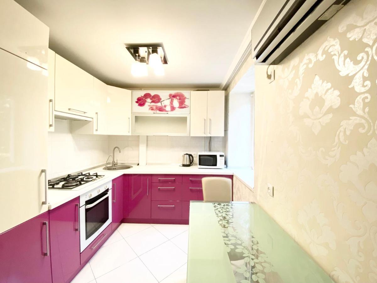 Beautiful 1-Bedroom Near Most City Center Dnipro Dış mekan fotoğraf