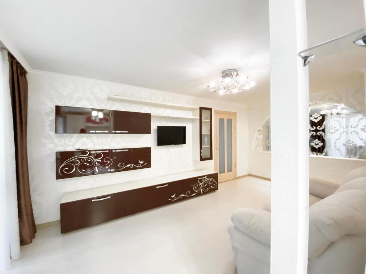 Beautiful 1-Bedroom Near Most City Center Dnipro Dış mekan fotoğraf
