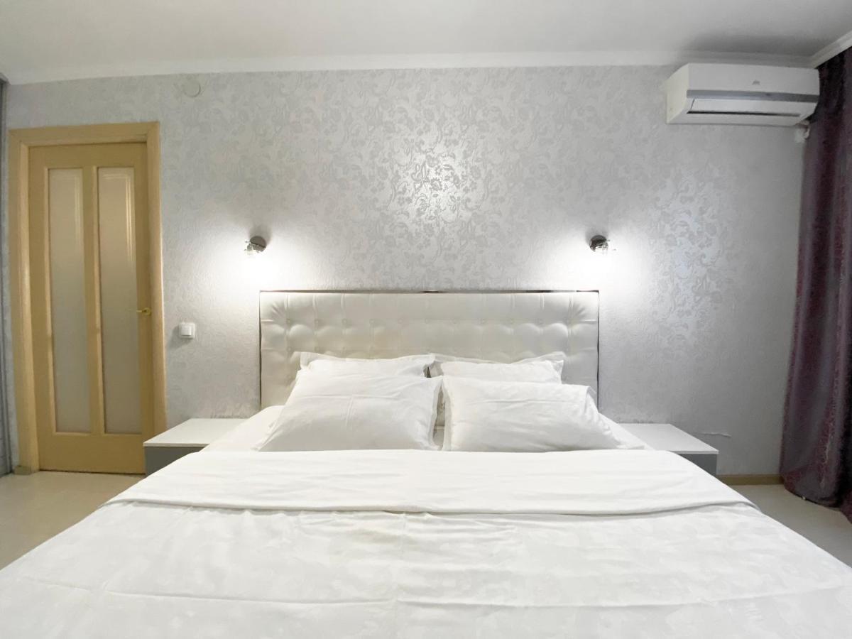 Beautiful 1-Bedroom Near Most City Center Dnipro Dış mekan fotoğraf