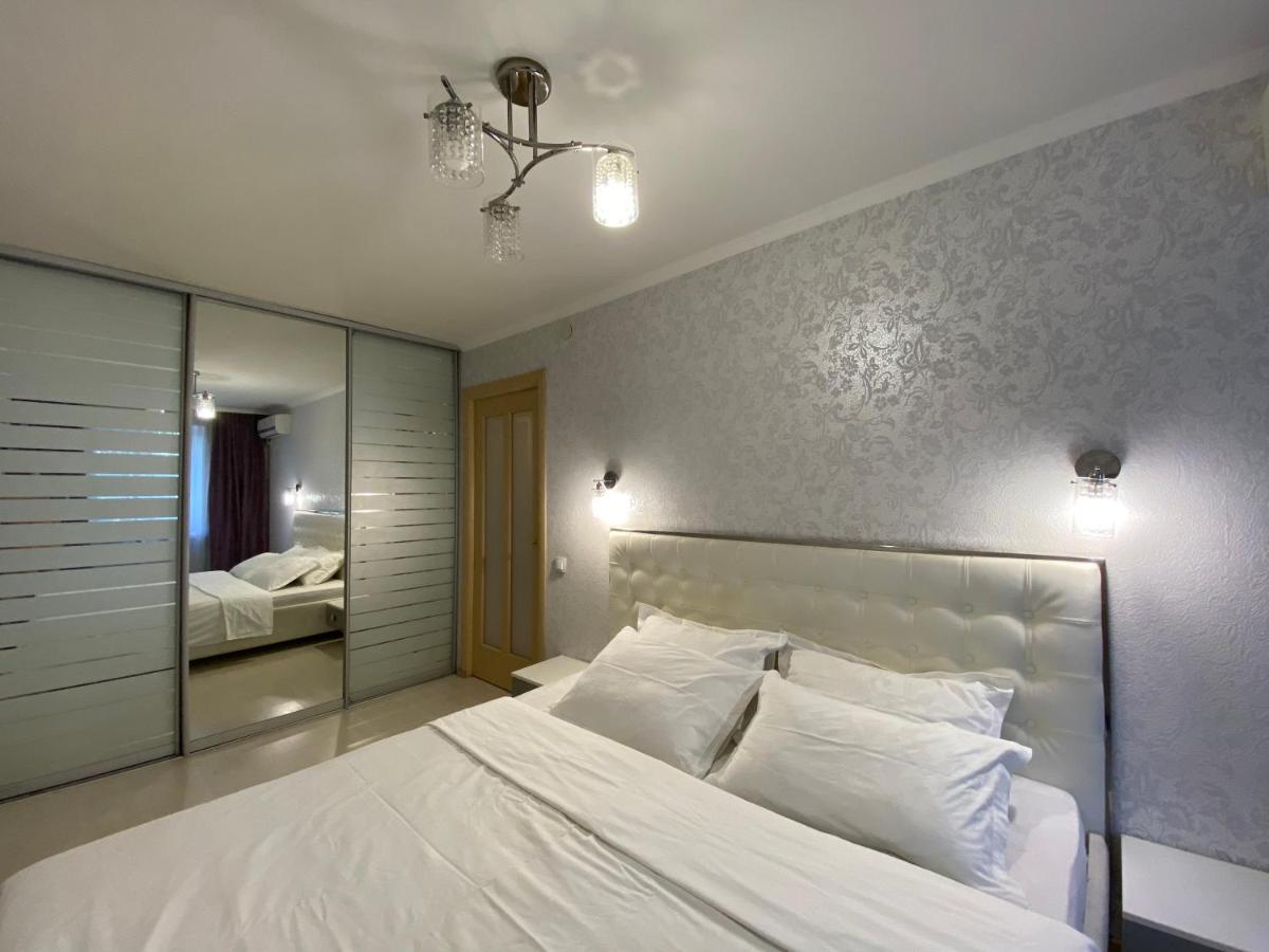 Beautiful 1-Bedroom Near Most City Center Dnipro Dış mekan fotoğraf