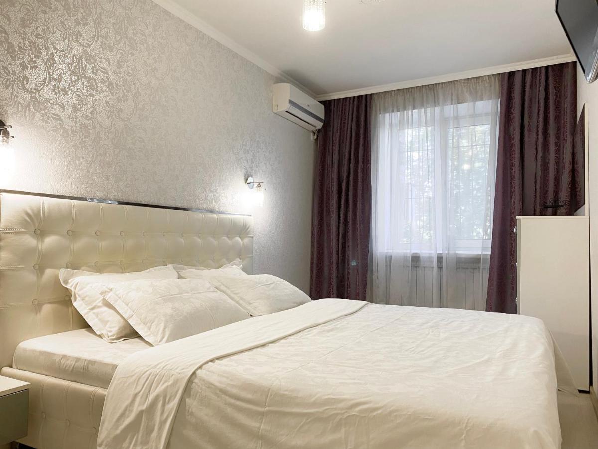 Beautiful 1-Bedroom Near Most City Center Dnipro Dış mekan fotoğraf